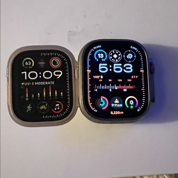 Apple 🍎 Series 3. Ultra 2 Titanium Apple Smartwatch
Watch, band & boxes - Picture 7 of 10
